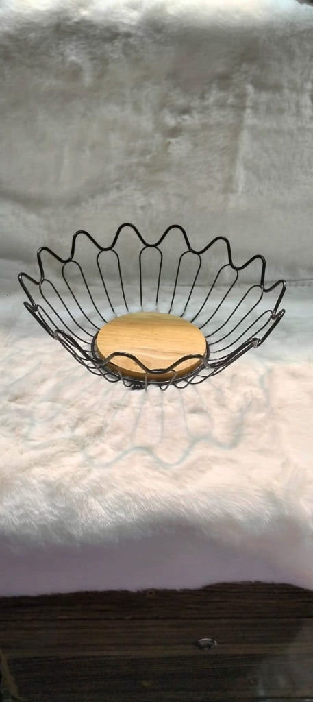 Modern Wavy Wire Fruit Basket with Wooden Base | Decorative Centerpiece Bowl